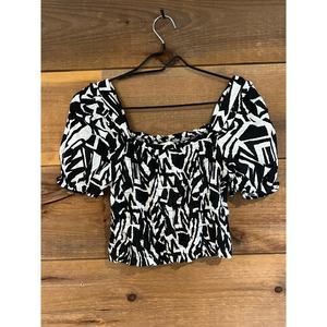 NWT Black And White Geometric Crop Top Womans Size M‎ Linen